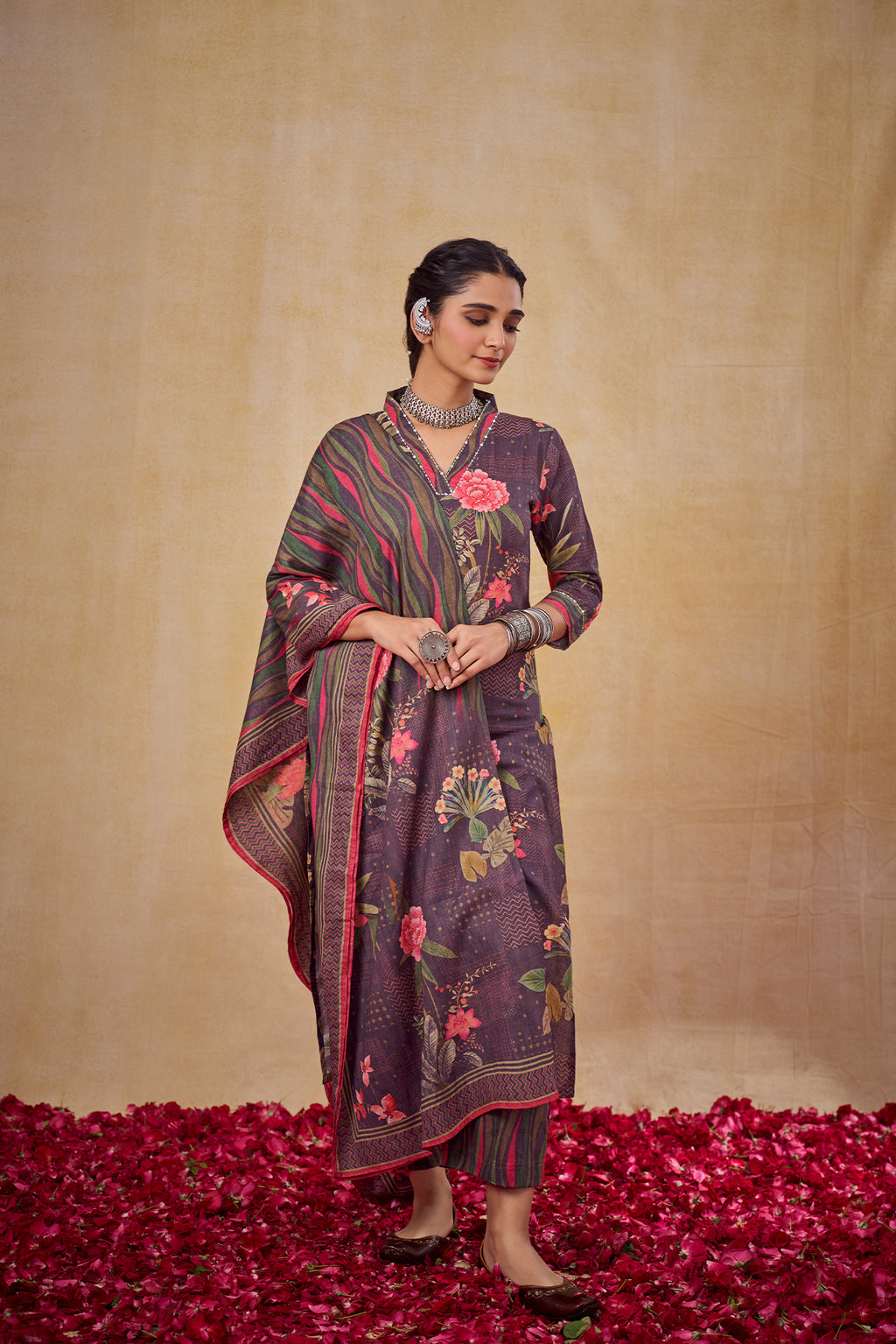 SHAAMNI BLACK KURTA SET WITH DUPATTA