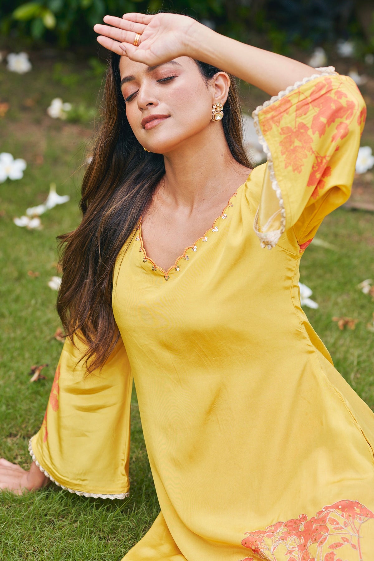 Yellow Scalloped Neck Kurta with Bell Sleeve