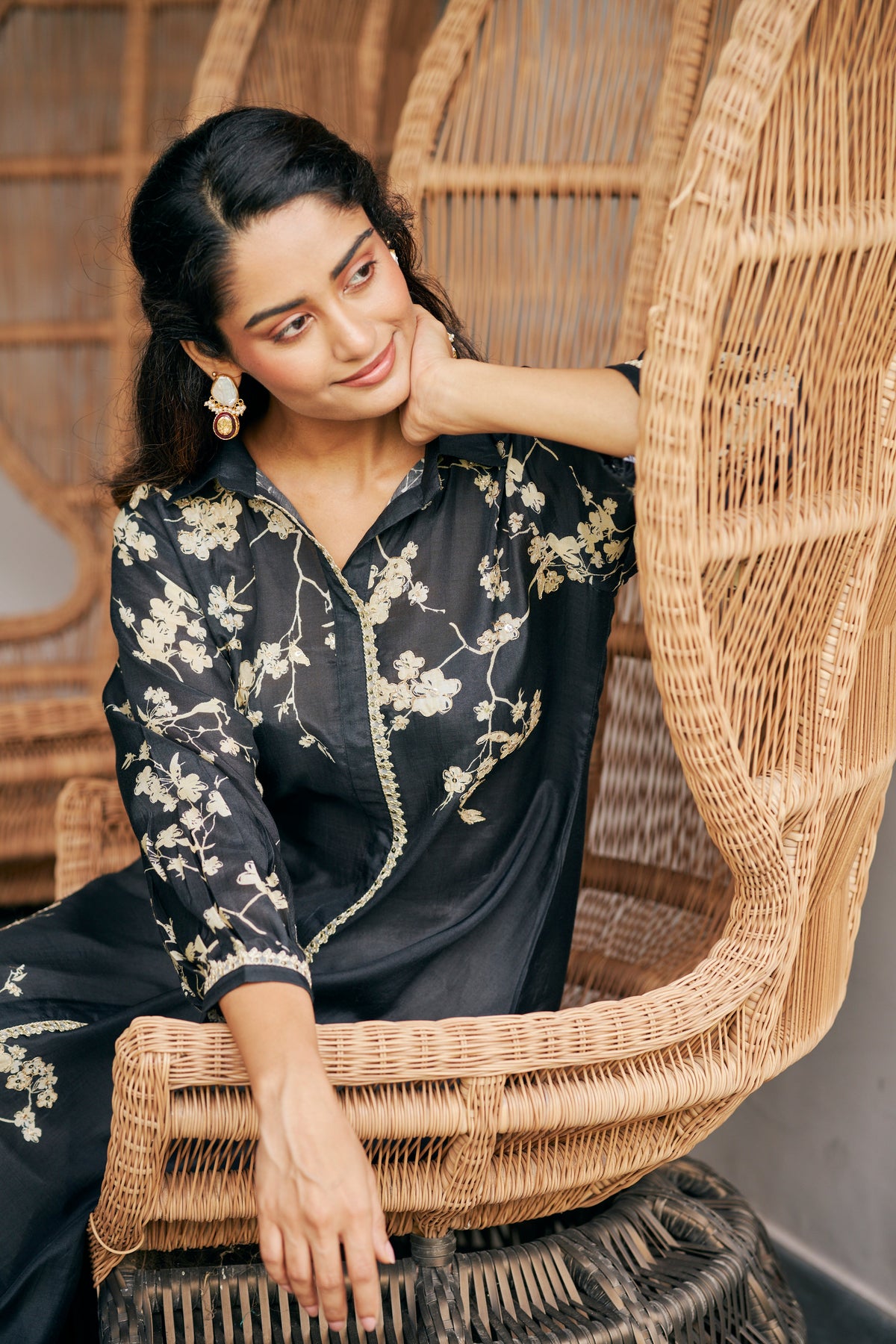 Black Shirt Kurta set with Floral Embroidery