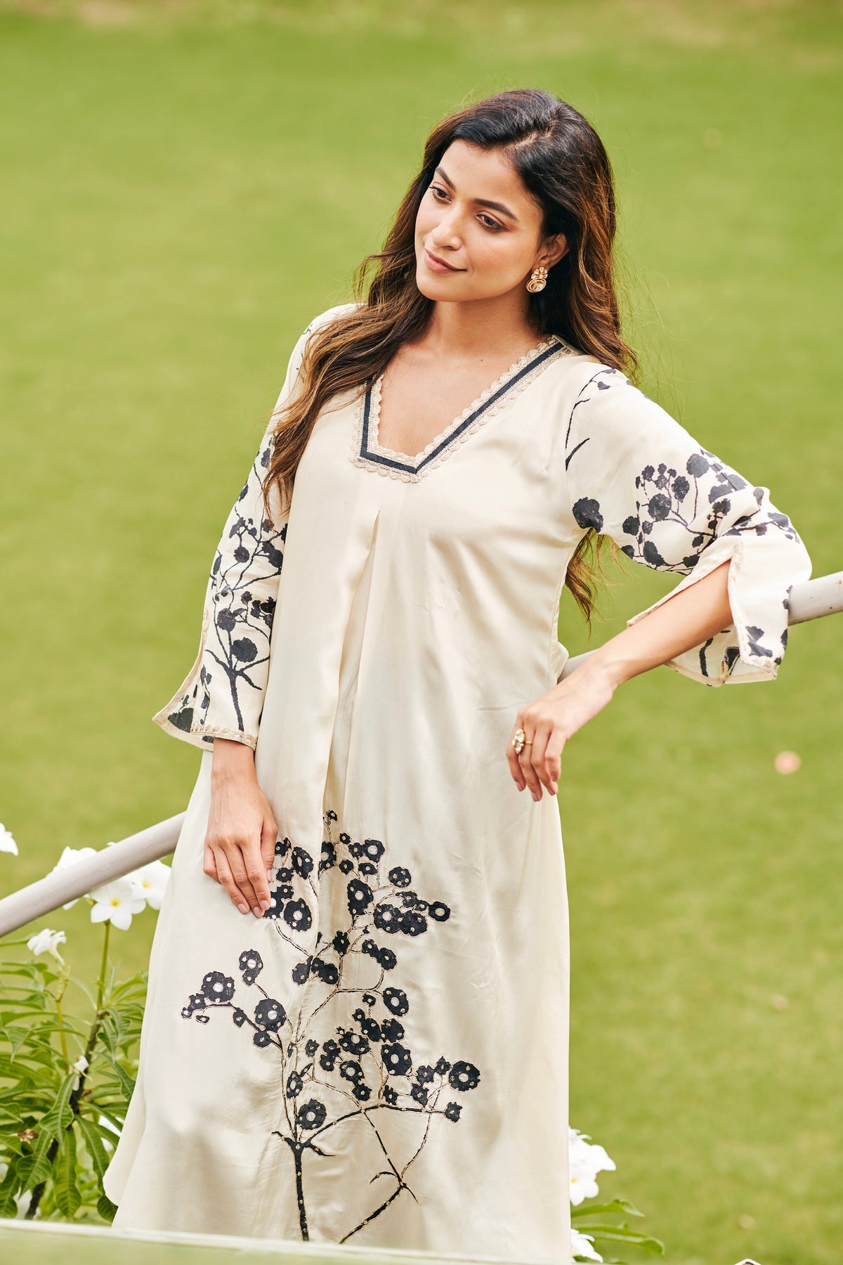 Ivory Black Floral Sleeve Kurta