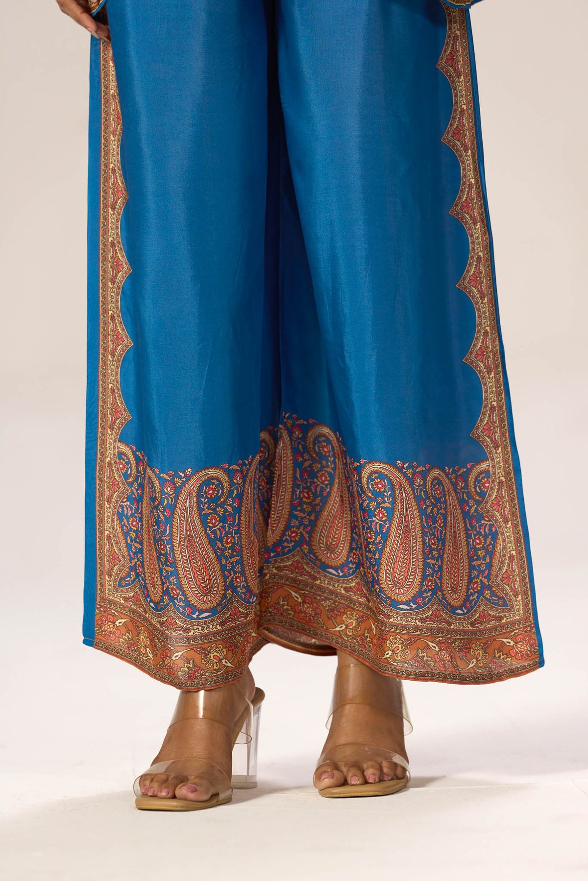 Azure paisley panel shirt - neckline and print close-up