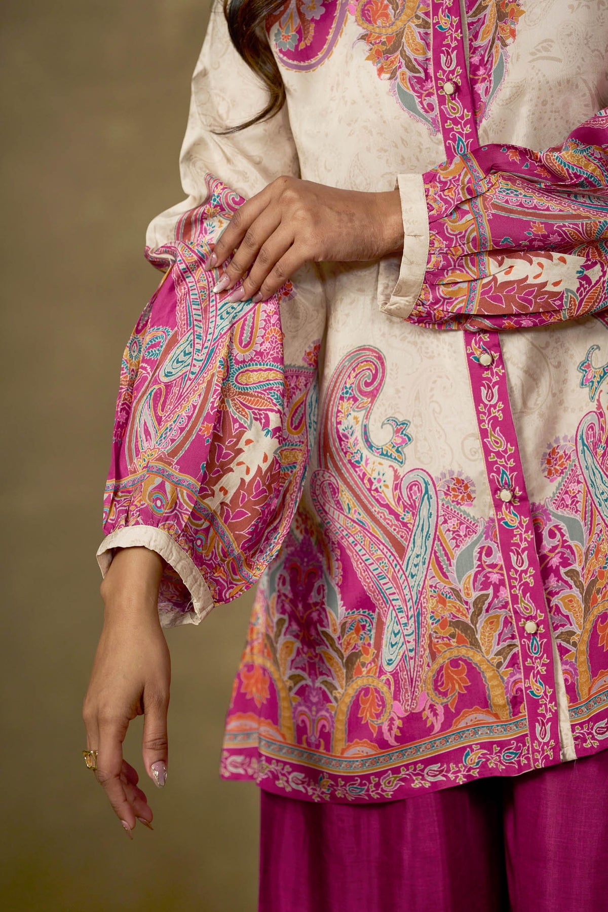 Ivory and fuchsia viscose paisley co-ord set sleeve and print detail