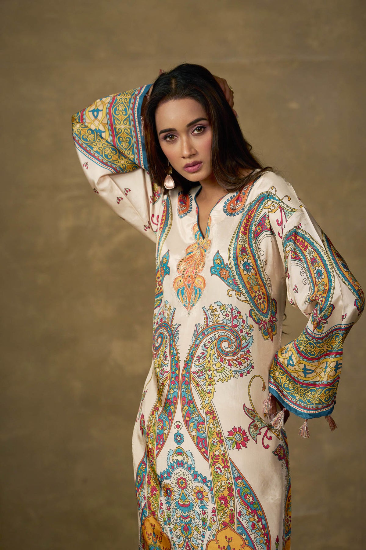 Ivory multicolor paisley viscose kurta - detail view