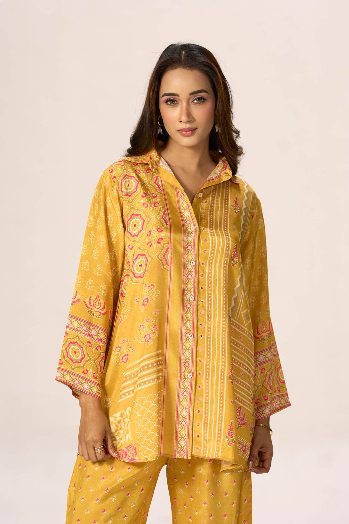 Mustard printed viscose crepe shirt - collar and panel detail