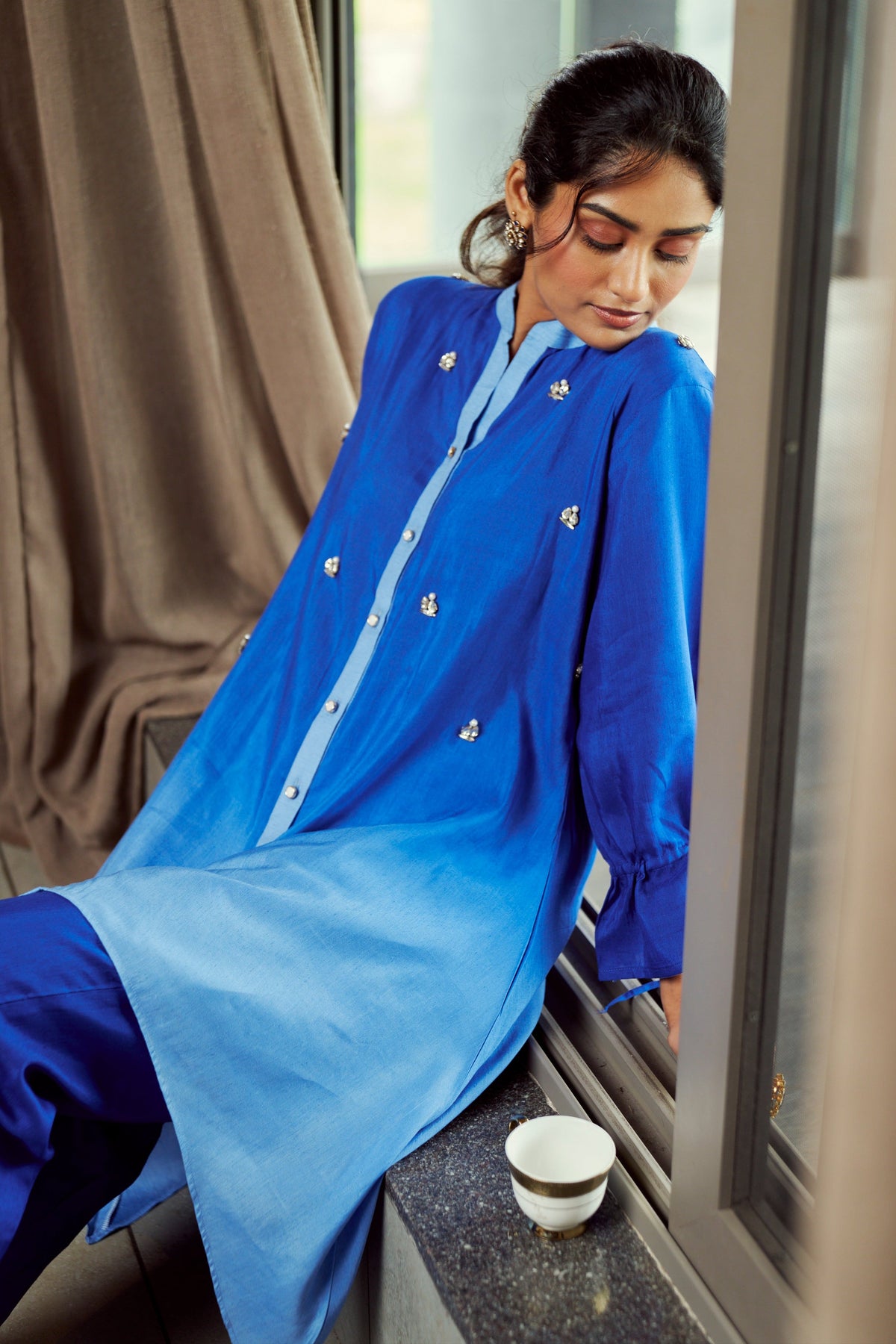 Blue Ombre Linen Silk Embroidered Kurta Set