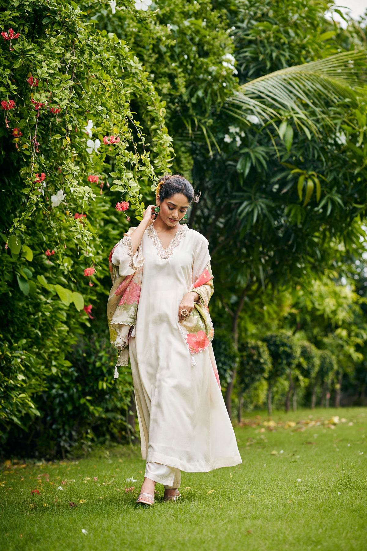 Ivory Garden Glow Dupatta Set
